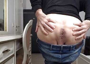 Mr BigHOLE Big Ass Turkish Gay Escort Twerking and Asking