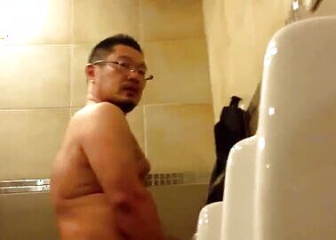 thai daddy long dick at the gym