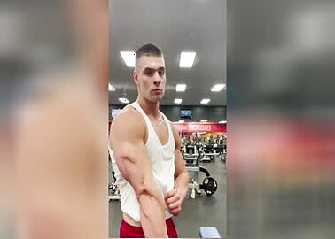 Malik Delgaty jerks off after gym