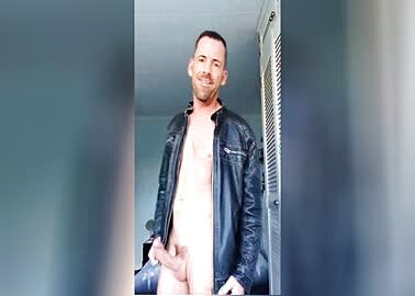 Muscle Daddy in Leather Jacket Shows Off