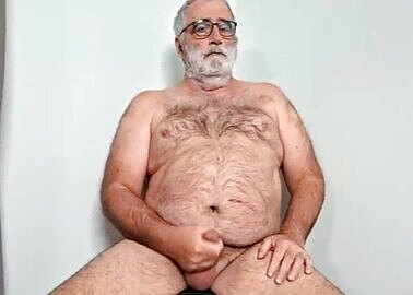 big hairy daddy cums