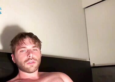 Hot8pack jerks on cam