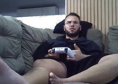 Gamer Guy Likes to Wank Too