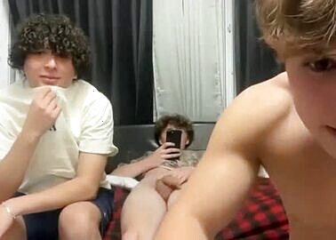 3 friends on cam
