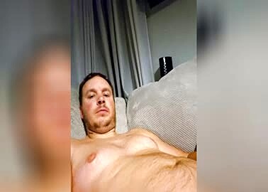 Lee 38yo from the UK