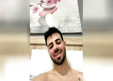 Mike 27yo from Spain