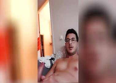 Tony 36yo from Greece