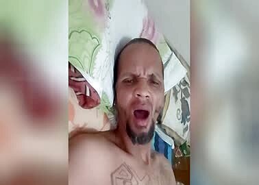 Euan 32yo from South Africa