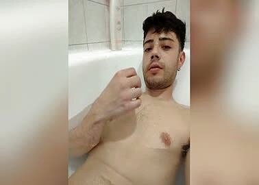 Marco 29yo from Italy