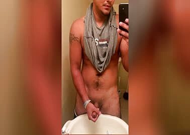 Str8 Latino Jerks Off