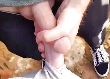 Skaden and friend suck and wank