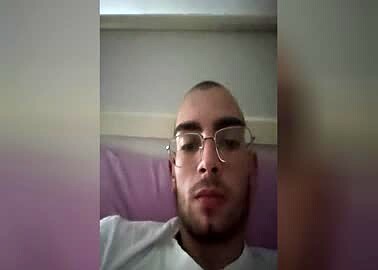 Alessandro 22yo from Italy