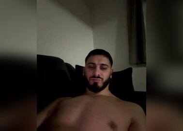 Nicolas 28yo from the UK